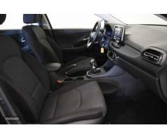 Hyundai i30 1.5 DPI Klass SLX 110 de 2024 con 19.329 Km por 19.900 EUR. en La Rioja