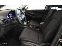 Hyundai i30 1.5 DPI Klass SLX 110 de 2024 con 19.329 Km por 19.900 EUR. en La Rioja