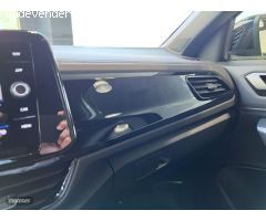 Volkswagen T-Roc 1.0 TSI Dark Line 115 cv de 2025 con 20 Km por 29.890 EUR. en Barcelona