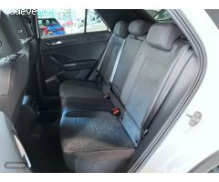 Volkswagen T-Roc 1.0 TSI Dark Line 115 cv de 2025 con 20 Km por 29.890 EUR. en Barcelona