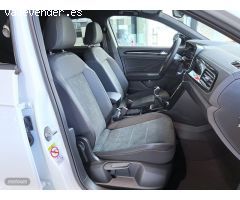 Volkswagen T-Roc 1.0 TSI Dark Line 115 cv de 2025 con 20 Km por 29.890 EUR. en Barcelona