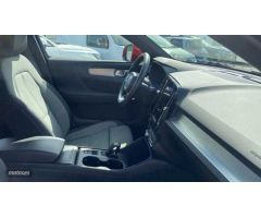 Volvo XC40 TODOTERRENO 1.5 T2 CORE AUTOMATICO 129CV 5P de 2024 con 15.222 Km por 31.900 EUR. en Sevi