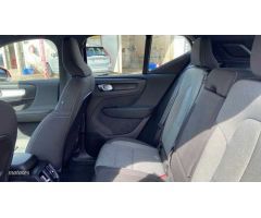 Volvo XC40 TODOTERRENO 1.5 T2 CORE AUTOMATICO 129CV 5P de 2024 con 15.222 Km por 31.900 EUR. en Sevi