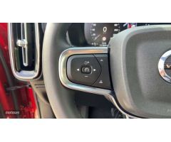 Volvo XC40 TODOTERRENO 1.5 T2 CORE AUTOMATICO 129CV 5P de 2024 con 15.222 Km por 31.900 EUR. en Sevi
