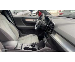 Volvo XC40 TODOTERRENO 1.5 T2 CORE AUTOMATICO 129CV 5P de 2024 con 17.345 Km por 32.900 EUR. en Sevi