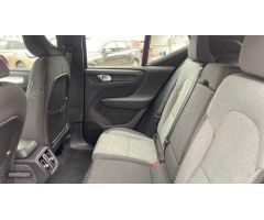 Volvo XC40 TODOTERRENO 1.5 T2 CORE AUTOMATICO 129CV 5P de 2024 con 17.345 Km por 32.900 EUR. en Sevi