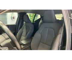Volvo XC40 1.5 T2 MOMENTUM CORE 129 CV de 2021 con 73.292 Km por 22.900 EUR. en A Coruna