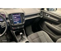 Volvo XC40 1.5 T2 MOMENTUM CORE 129 CV de 2021 con 73.292 Km por 22.900 EUR. en A Coruna
