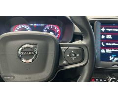 Volvo XC40 1.5 T2 MOMENTUM CORE 129 CV de 2021 con 73.292 Km por 22.900 EUR. en A Coruna