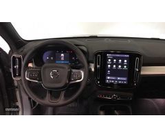 Volvo XC40 XC40 Core, B3 Mild hybrid, Gasolina de 2025 con 5 Km por 44.990 EUR. en Ourense