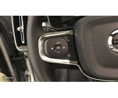 Volvo XC40 XC40 Core, B3 Mild hybrid, Gasolina de 2025 con 5 Km por 44.990 EUR. en Ourense