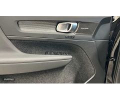Volvo XC40 2.0 B3 ULTIMATE DARK AUTO 163 CV de 2024 con 20.737 Km por 44.900 EUR. en A Coruna