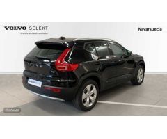 Volvo XC40 XC40 T2 Momentum Pro Automatico de 2020 con 31.958 Km por 26.450 EUR. en Navarra