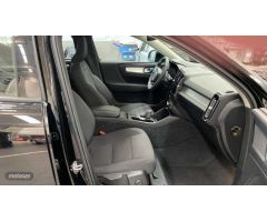 Volvo XC40 XC40 T2 Momentum Pro Automatico de 2020 con 31.958 Km por 26.450 EUR. en Navarra