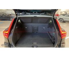 Volvo XC40 XC40 T2 Momentum Pro Automatico de 2020 con 31.958 Km por 26.450 EUR. en Navarra