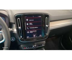 Volvo XC40 XC40 T2 Momentum Pro Automatico de 2020 con 31.958 Km por 26.450 EUR. en Navarra