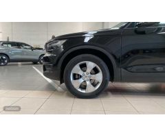 Volvo XC40 XC40 T2 Momentum Pro Automatico de 2020 con 31.958 Km por 26.450 EUR. en Navarra