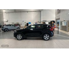Volvo XC40 XC40 T2 Momentum Pro Automatico de 2020 con 31.958 Km por 26.450 EUR. en Navarra
