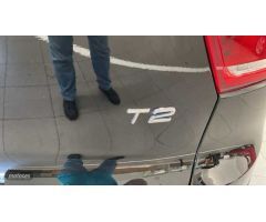Volvo XC40 XC40 T2 Momentum Pro Automatico de 2020 con 31.958 Km por 26.450 EUR. en Navarra