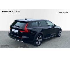 Volvo V 60 V60 Cross Country Core, B4 (diesel) AWD, Diesel de 2023 con 44.260 Km por 39.750 EUR. en