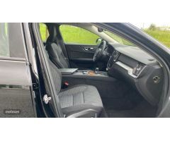 Volvo V 60 V60 Cross Country Core, B4 (diesel) AWD, Diesel de 2023 con 44.260 Km por 39.750 EUR. en