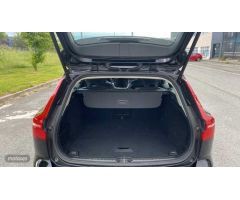 Volvo V 60 V60 Cross Country Core, B4 (diesel) AWD, Diesel de 2023 con 44.260 Km por 39.750 EUR. en