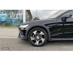 Volvo V 60 V60 Cross Country Core, B4 (diesel) AWD, Diesel de 2023 con 44.260 Km por 39.750 EUR. en