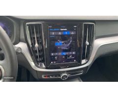 Volvo V 60 V60 Cross Country Core, B4 (diesel) AWD, Diesel de 2023 con 44.260 Km por 39.750 EUR. en
