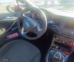 Opel Astra bk de 2017 con 12.000 Km por 11.900 EUR. en Madrid