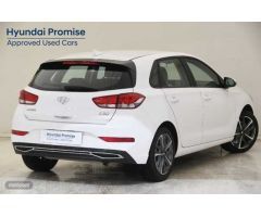 Hyundai i30 1.5 DPI Klass SLX 110 de 2024 con 7.771 Km por 19.900 EUR. en Huelva