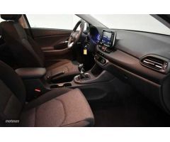 Hyundai i30 1.5 DPI Klass SLX 110 de 2024 con 7.771 Km por 19.900 EUR. en Huelva