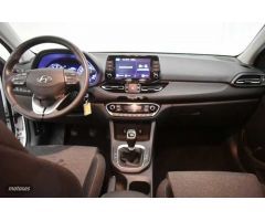 Hyundai i30 1.5 DPI Klass SLX 110 de 2024 con 7.771 Km por 19.900 EUR. en Huelva