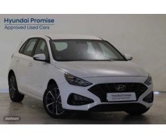 Hyundai i30 1.5 DPI Klass SLX 110 de 2024 con 8.009 Km por 19.900 EUR. en Huelva