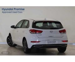 Hyundai i30 1.5 DPI Klass SLX 110 de 2024 con 8.009 Km por 19.900 EUR. en Huelva