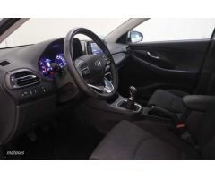 Hyundai i30 1.5 DPI Klass SLX 110 de 2024 con 8.009 Km por 19.900 EUR. en Huelva