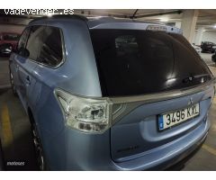Mitsubishi Outlander PHEV Kaiteki 4WD de 2019 con 234.000 Km por 9.750 EUR. en Almeria