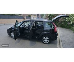 Citroen C4 Grand Picasso 1.6 HDI 110 MANUAL 7 PLAZAS de 2011 con 407.000 Km por 4.900 EUR. en Ciudad