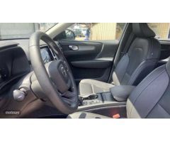 Volvo XC40 XC40 Core, B3 Mild hybrid, Gasolina de 2025 con 1.104 Km por 43.500 EUR. en Sevilla