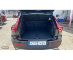 Volvo XC40 XC40 Core, B3 Mild hybrid, Gasolina de 2025 con 1.104 Km por 43.500 EUR. en Sevilla