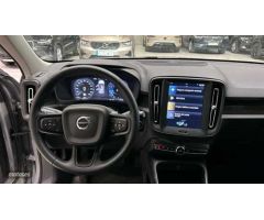 Volvo XC40 1.5 T2 ESSENTIAL AUTO 5P de 2024 con 20.000 Km por 29.900 EUR. en Madrid