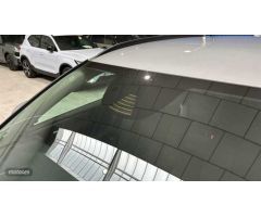 Volvo XC40 1.5 T2 ESSENTIAL AUTO 5P de 2024 con 20.000 Km por 29.900 EUR. en Madrid