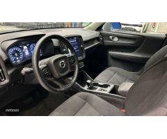 Volvo XC40 1.5 T2 ESSENTIAL AUTO 5P de 2024 con 20.000 Km por 29.900 EUR. en Madrid