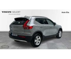 Volvo XC40 1.5 T2 ESSENTIAL AUTO 5P de 2023 con 15.752 Km por 28.900 EUR. en Madrid