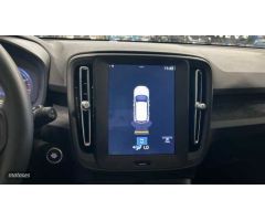Volvo XC40 1.5 T2 ESSENTIAL AUTO 5P de 2023 con 15.752 Km por 28.900 EUR. en Madrid