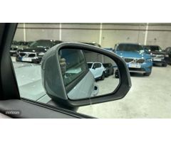 Volvo XC40 1.5 T2 ESSENTIAL AUTO 5P de 2023 con 15.752 Km por 28.900 EUR. en Madrid