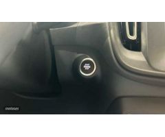 Volvo XC40 1.5 T2 ESSENTIAL AUTO 5P de 2023 con 15.752 Km por 28.900 EUR. en Madrid