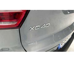 Volvo XC40 1.5 T2 ESSENTIAL AUTO 5P de 2023 con 15.752 Km por 28.900 EUR. en Madrid