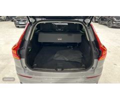 Volvo XC 60 2.0 T6 RECHARGE PLUS DARK AUTO 4WD 5P de 2024 con 14.000 Km por 55.900 EUR. en Madrid