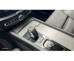 Volvo XC 60 2.0 T6 RECHARGE PLUS DARK AUTO 4WD 5P de 2024 con 14.000 Km por 55.900 EUR. en Madrid
