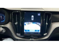 Volvo XC 60 2.0 T6 RECHARGE PLUS DARK AUTO 4WD 5P de 2024 con 14.000 Km por 55.900 EUR. en Madrid